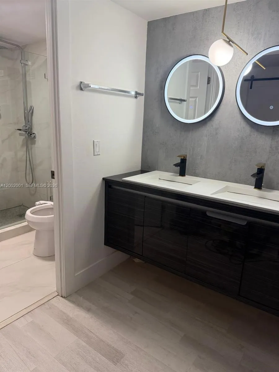 671 Ne 195th St 208e, Miami, Florida 33179, Miami, Florida 33179, 2 Bedrooms Bedrooms, ,2 BathroomsBathrooms,Residential,For Sale,671 Ne 195th St 208e, Miami, Florida 33179,A12002001