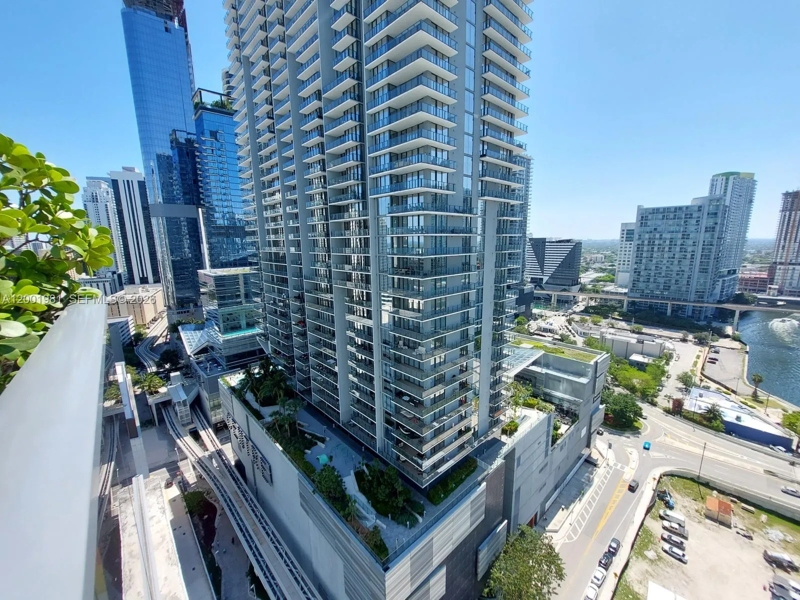 31 Se 6th St 1405, Miami, Florida 33131, Miami, Florida 33131, ,1 BathroomBathrooms,Residential Lease,For Rent,31 Se 6th St 1405, Miami, Florida 33131,A12001981