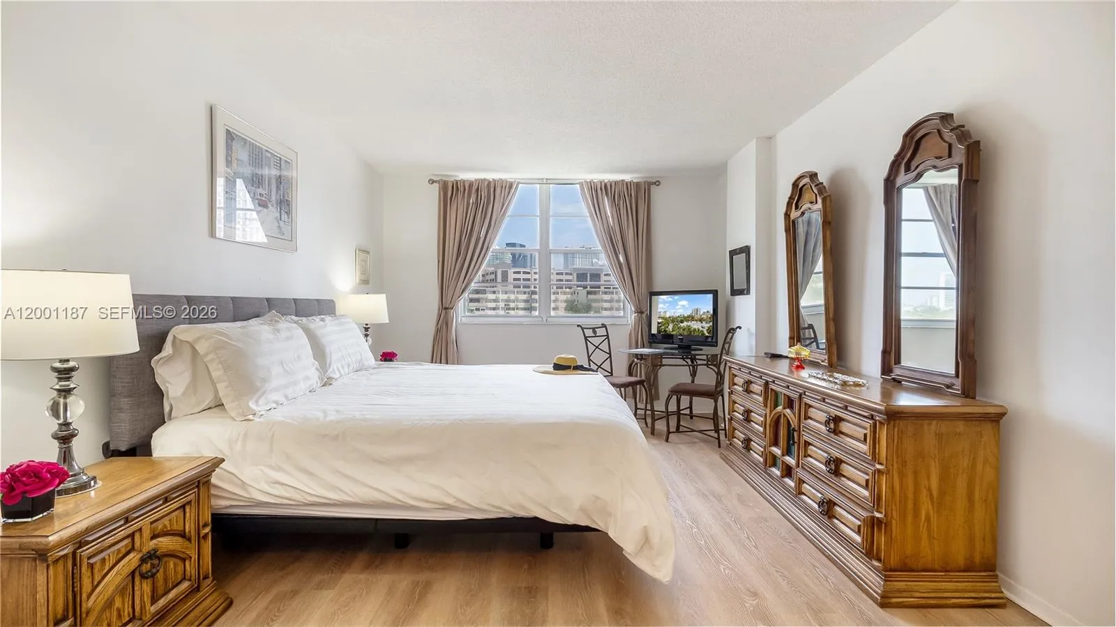 King Oversized Primary Bedroom