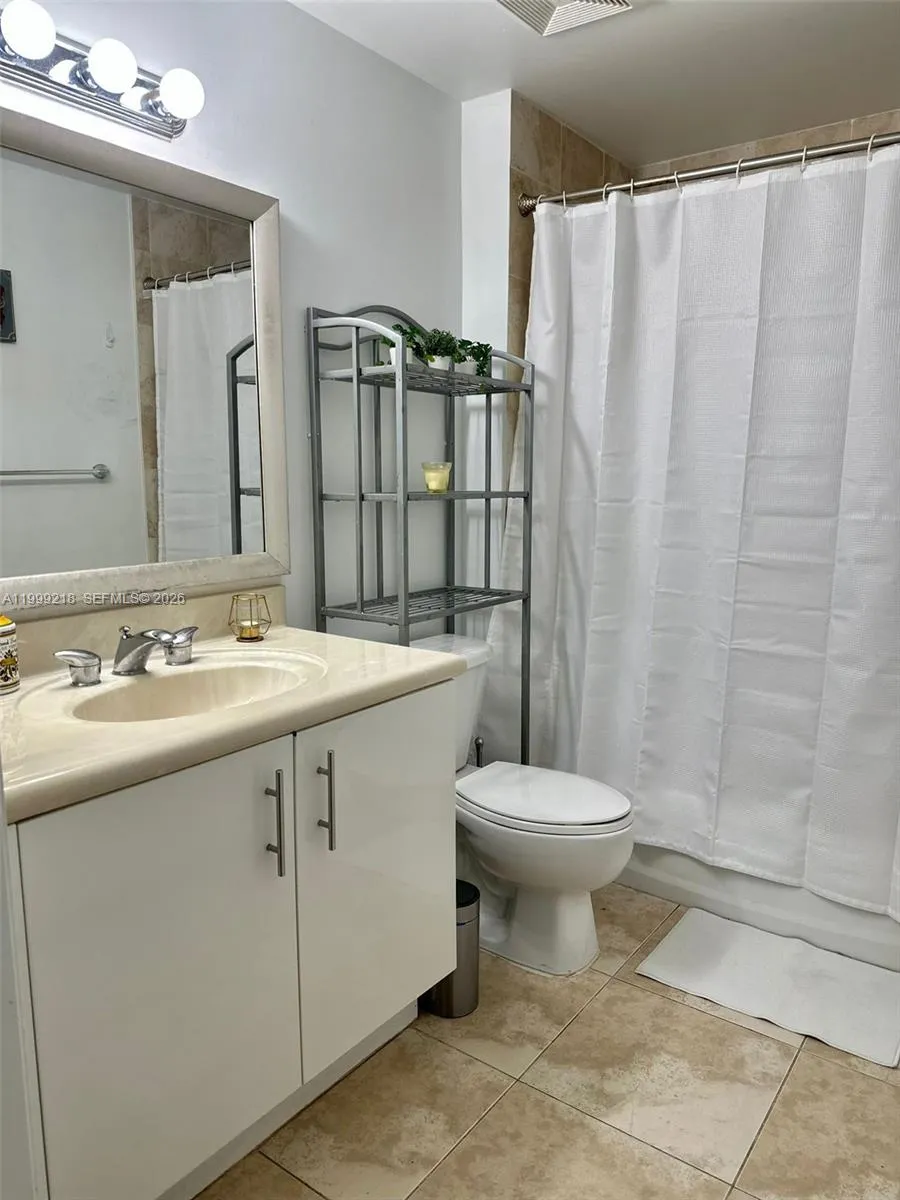 7900 Harbor Island Dr 610, North Bay Village, Flor, North Bay Village, Florida 33141, 2 Bedrooms Bedrooms, ,2 BathroomsBathrooms,Residential,For Sale,7900 Harbor Island Dr 610, North Bay Village, Flor,A11999218