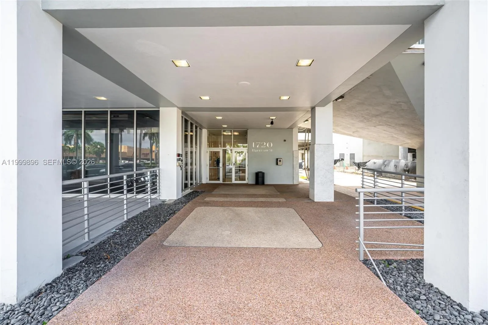 1720 Harrison St 9f, Hollywood, Florida 33020, Hollywood, Florida 33020, ,1 BathroomBathrooms,Residential,For Sale,1720 Harrison St 9f, Hollywood, Florida 33020,A11999896