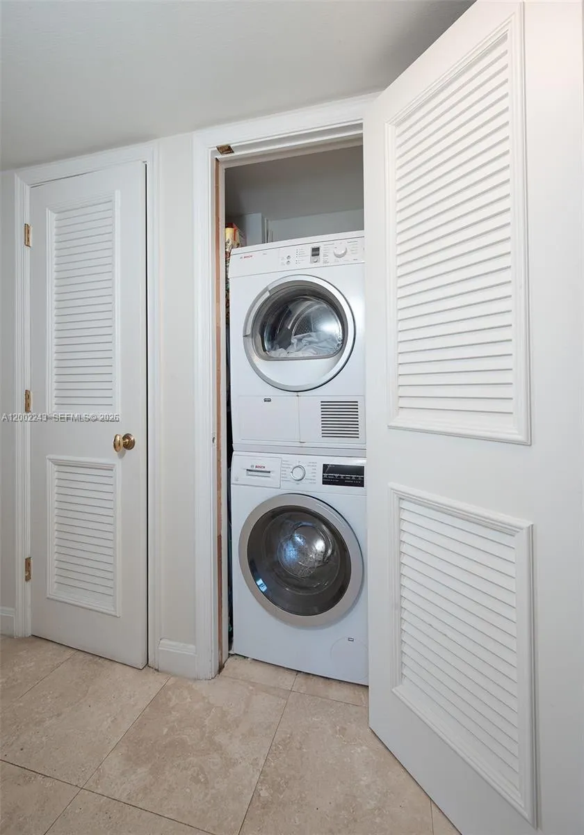 155 Ocean Lane Dr 1101, Key Biscayne, Florida 3314, Key Biscayne, Florida 33149, 3 Bedrooms Bedrooms, ,3 BathroomsBathrooms,Residential Lease,For Rent,155 Ocean Lane Dr 1101, Key Biscayne, Florida 3314,A12002243