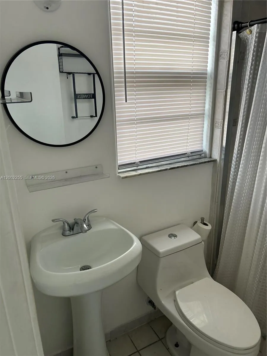 300 Sunset Dr 7, Fort Lauderdale, Florida 33301, Fort Lauderdale, Florida 33301, ,1 BathroomBathrooms,Residential Lease,For Rent,300 Sunset Dr 7, Fort Lauderdale, Florida 33301,A12002255