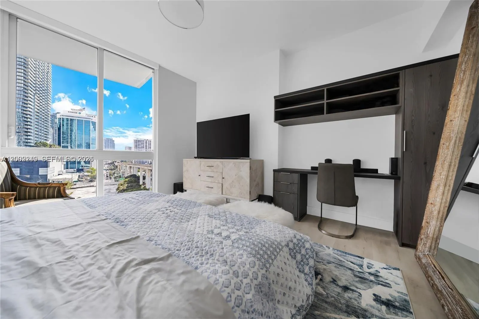 92 Sw 3rd St 902, Miami, Florida 33130, Miami, Florida 33130, 3 Bedrooms Bedrooms, ,3 BathroomsBathrooms,Residential Lease,For Rent,92 Sw 3rd St 902, Miami, Florida 33130,A12002249