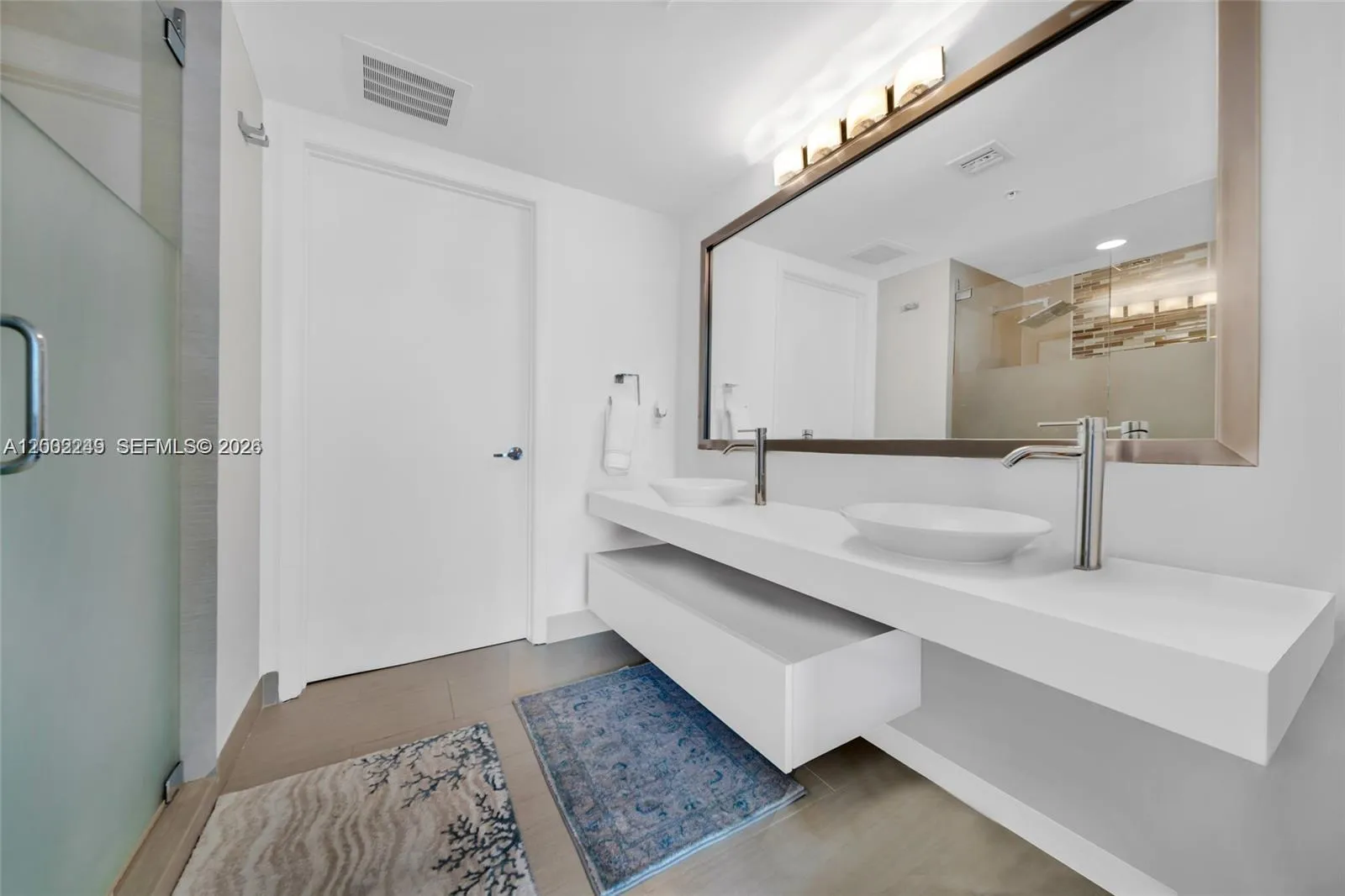 92 Sw 3rd St 902, Miami, Florida 33130, Miami, Florida 33130, 3 Bedrooms Bedrooms, ,3 BathroomsBathrooms,Residential Lease,For Rent,92 Sw 3rd St 902, Miami, Florida 33130,A12002249