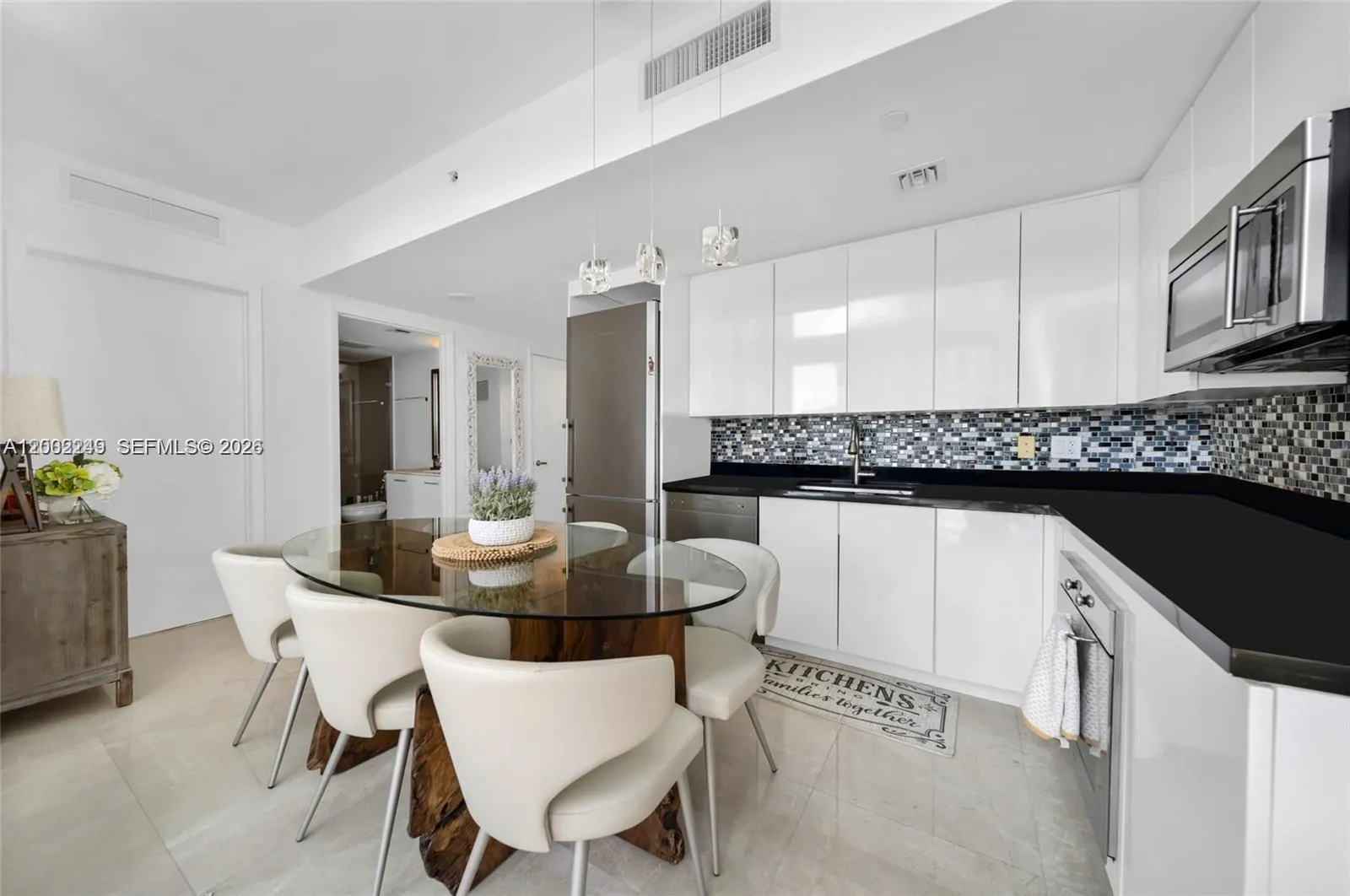 92 Sw 3rd St 902, Miami, Florida 33130, Miami, Florida 33130, 3 Bedrooms Bedrooms, ,3 BathroomsBathrooms,Residential Lease,For Rent,92 Sw 3rd St 902, Miami, Florida 33130,A12002249