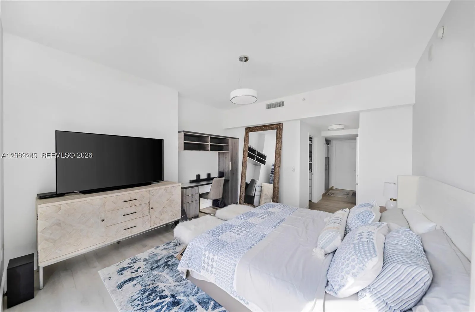 92 Sw 3rd St 902, Miami, Florida 33130, Miami, Florida 33130, 3 Bedrooms Bedrooms, ,3 BathroomsBathrooms,Residential Lease,For Rent,92 Sw 3rd St 902, Miami, Florida 33130,A12002249
