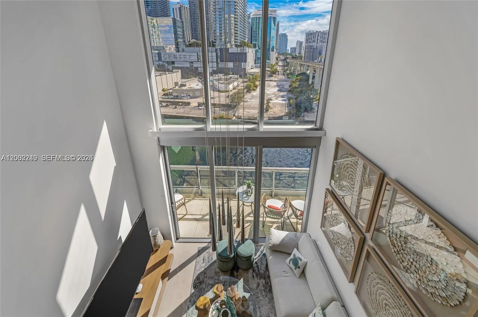 92 Sw 3rd St 902, Miami, Florida 33130, Miami, Florida 33130, 3 Bedrooms Bedrooms, ,3 BathroomsBathrooms,Residential Lease,For Rent,92 Sw 3rd St 902, Miami, Florida 33130,A12002249