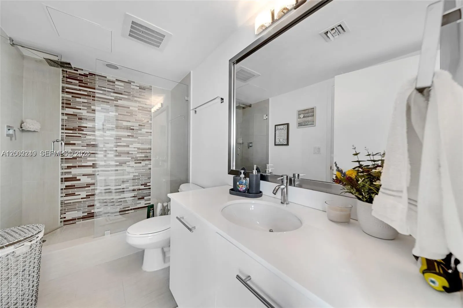 92 Sw 3rd St 902, Miami, Florida 33130, Miami, Florida 33130, 3 Bedrooms Bedrooms, ,3 BathroomsBathrooms,Residential Lease,For Rent,92 Sw 3rd St 902, Miami, Florida 33130,A12002249