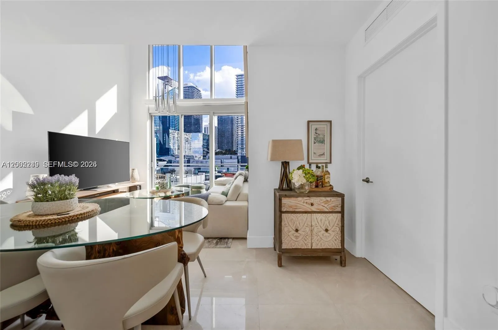 92 Sw 3rd St 902, Miami, Florida 33130, Miami, Florida 33130, 3 Bedrooms Bedrooms, ,3 BathroomsBathrooms,Residential Lease,For Rent,92 Sw 3rd St 902, Miami, Florida 33130,A12002249