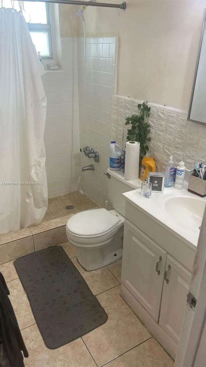 2225 Ne 123rd St 204, North Miami, Florida 33181, North Miami, Florida 33181, ,1 BathroomBathrooms,Residential,For Sale,2225 Ne 123rd St 204, North Miami, Florida 33181,A12001898