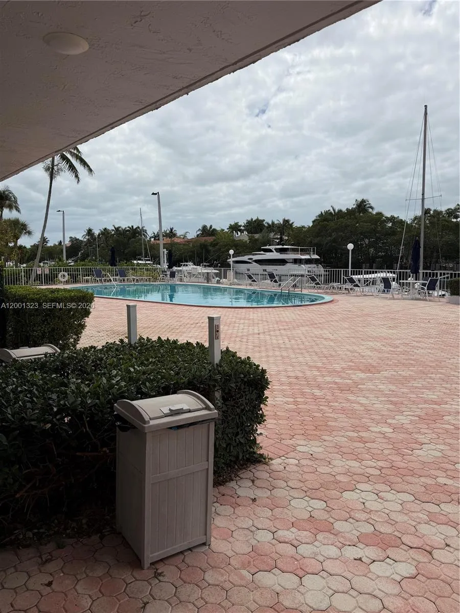 100 Edgewater Dr 127, Coral Gables, Florida 33133, Coral Gables, Florida 33133, 1 Bedroom Bedrooms, ,1 BathroomBathrooms,Residential Lease,For Rent,100 Edgewater Dr 127, Coral Gables, Florida 33133,A12001323