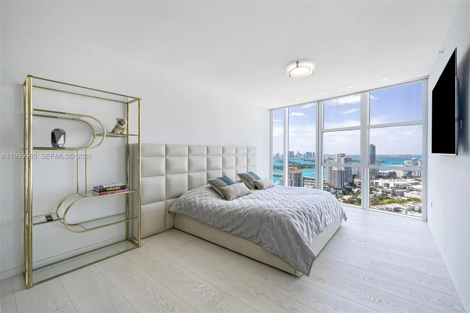 300 S Pointe Dr Ph-5, Miami Beach, Florida 33139, Miami Beach, Florida 33139, 4 Bedrooms Bedrooms, ,6 BathroomsBathrooms,Residential,For Sale,300 S Pointe Dr Ph-5, Miami Beach, Florida 33139,A11999990