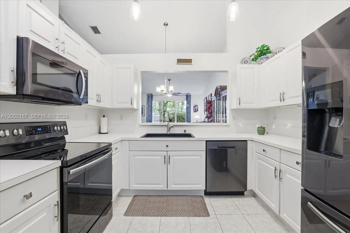 7600 S Aragon Blvd 1, Sunrise, Florida 33322, Sunrise, Florida 33322, 3 Bedrooms Bedrooms, ,2 BathroomsBathrooms,Residential,For Sale,7600 S Aragon Blvd 1, Sunrise, Florida 33322,A12002167