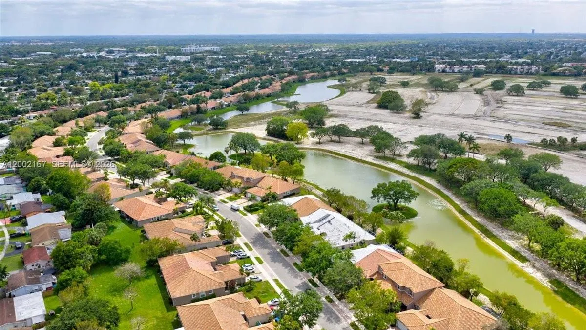 7600 S Aragon Blvd 1, Sunrise, Florida 33322, Sunrise, Florida 33322, 3 Bedrooms Bedrooms, ,2 BathroomsBathrooms,Residential,For Sale,7600 S Aragon Blvd 1, Sunrise, Florida 33322,A12002167