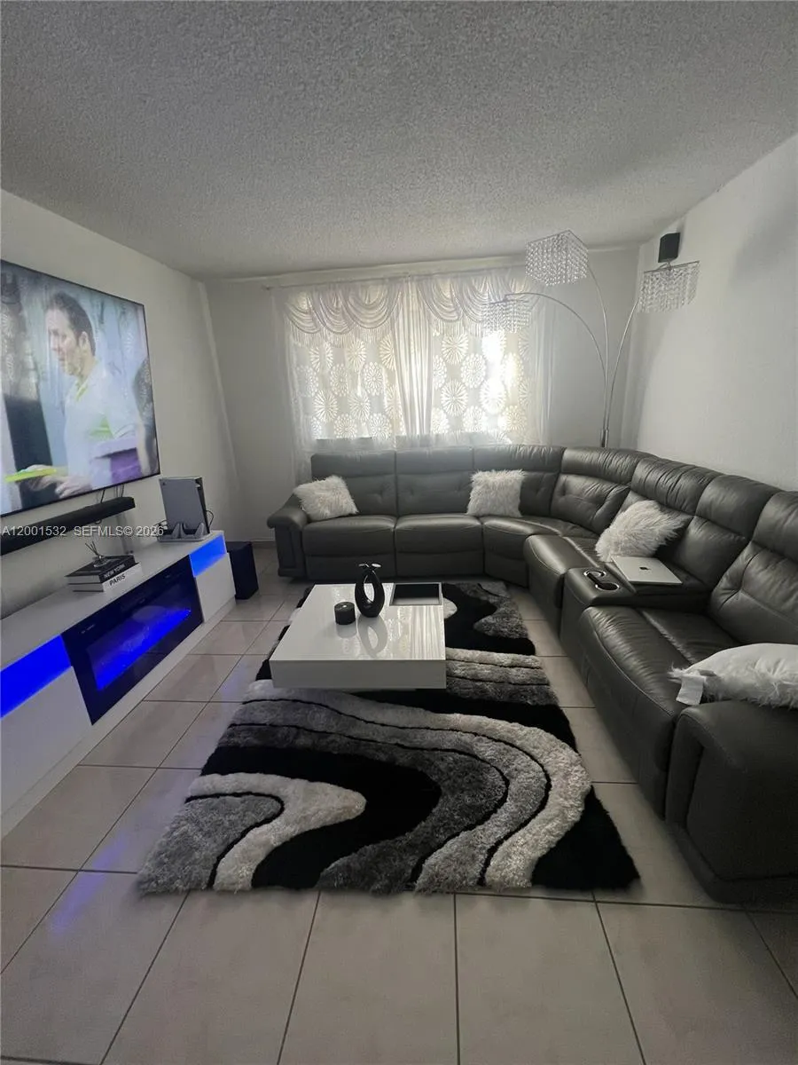 666 W 81st St 407, Hialeah, Florida 33014, Hialeah, Florida 33014, 1 Bedroom Bedrooms, ,1 BathroomBathrooms,Residential Lease,For Rent,666 W 81st St 407, Hialeah, Florida 33014,A12001532