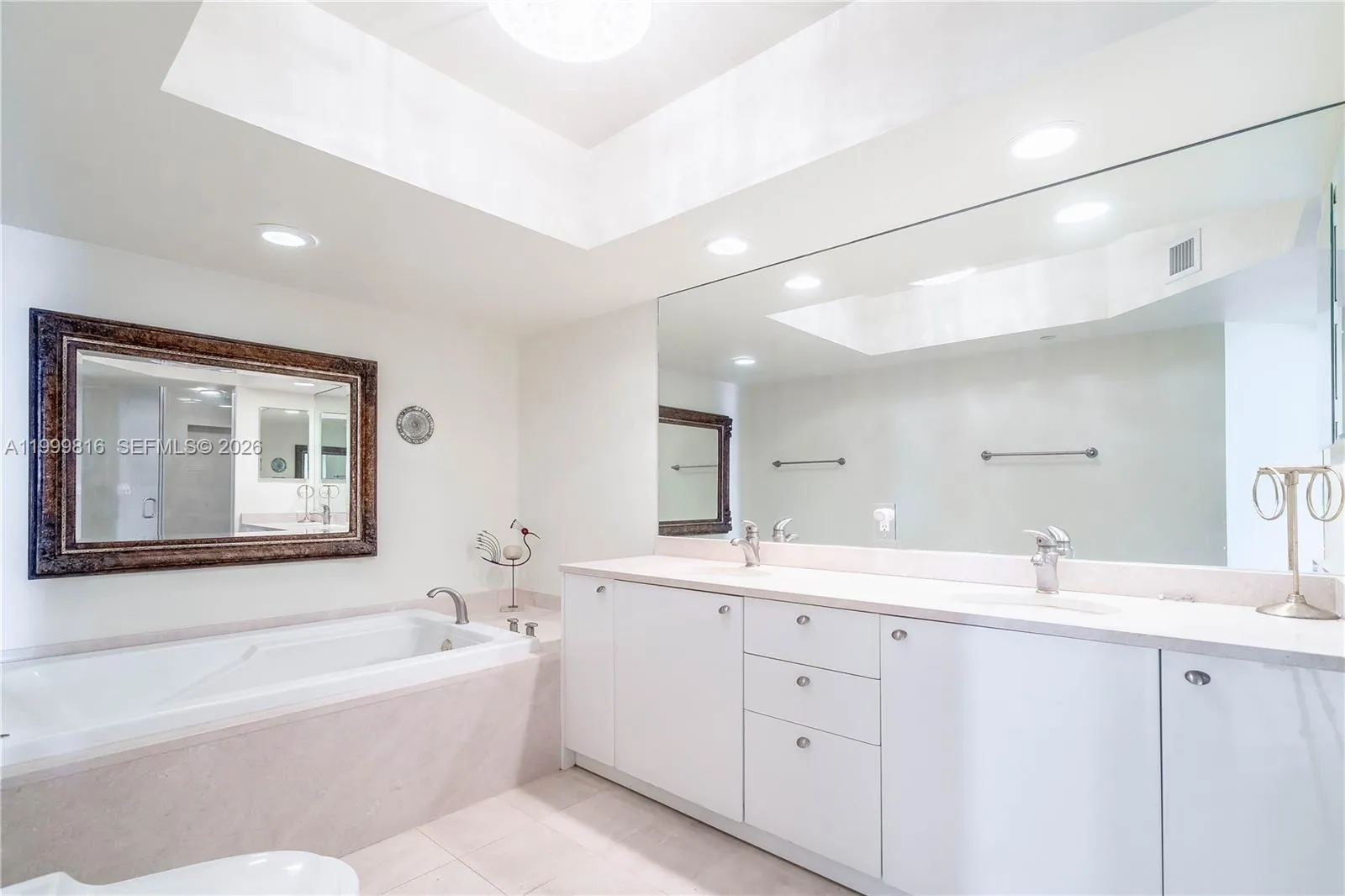 16500 Collins Ave 554, Sunny Isles Beach, Florida, Sunny Isles Beach, Florida 33160, 2 Bedrooms Bedrooms, ,2 BathroomsBathrooms,Residential,For Sale,16500 Collins Ave 554, Sunny Isles Beach, Florida ,A11999816