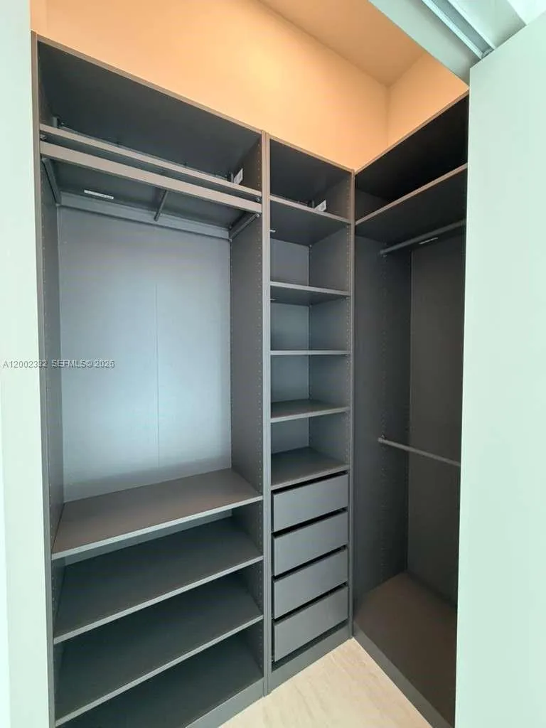 77 Se 5th Street 1010, Miami, Florida 33131, Miami, Florida 33131, 1 Bedroom Bedrooms, ,1 BathroomBathrooms,Residential Lease,For Rent,77 Se 5th Street 1010, Miami, Florida 33131,A12002332