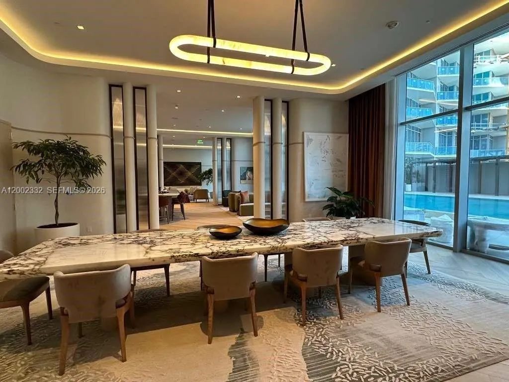 77 Se 5th Street 1010, Miami, Florida 33131, Miami, Florida 33131, 1 Bedroom Bedrooms, ,1 BathroomBathrooms,Residential Lease,For Rent,77 Se 5th Street 1010, Miami, Florida 33131,A12002332