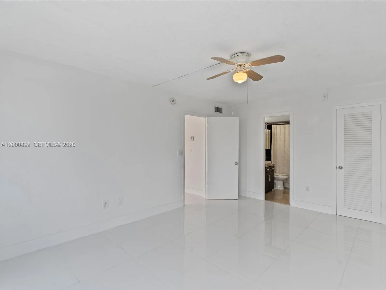 9800 W Bay Harbor Dr 308, Bay Harbor Islands, Flor, Bay Harbor Islands, Florida 33154, 1 Bedroom Bedrooms, ,1 BathroomBathrooms,Residential Lease,For Rent,9800 W Bay Harbor Dr 308, Bay Harbor Islands, Flor,A12000892