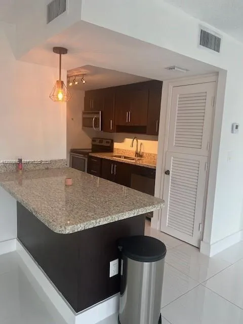 9800 W Bay Harbor Dr 308, Bay Harbor Islands, Flor, Bay Harbor Islands, Florida 33154, 1 Bedroom Bedrooms, ,1 BathroomBathrooms,Residential Lease,For Rent,9800 W Bay Harbor Dr 308, Bay Harbor Islands, Flor,A12000892