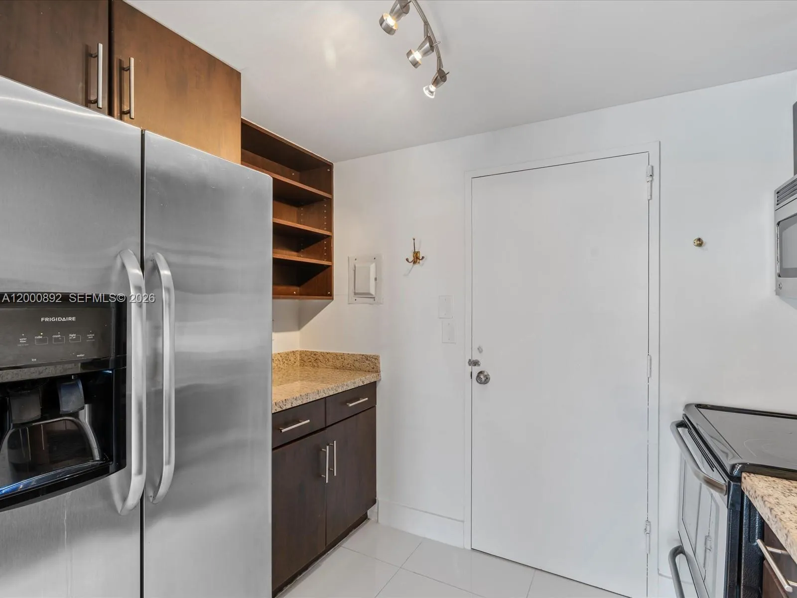 9800 W Bay Harbor Dr 308, Bay Harbor Islands, Flor, Bay Harbor Islands, Florida 33154, 1 Bedroom Bedrooms, ,1 BathroomBathrooms,Residential Lease,For Rent,9800 W Bay Harbor Dr 308, Bay Harbor Islands, Flor,A12000892