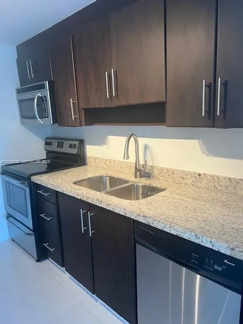9800 W Bay Harbor Dr 308, Bay Harbor Islands, Flor, Bay Harbor Islands, Florida 33154, 1 Bedroom Bedrooms, ,1 BathroomBathrooms,Residential Lease,For Rent,9800 W Bay Harbor Dr 308, Bay Harbor Islands, Flor,A12000892
