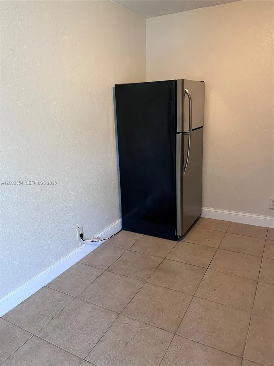 109 Nw 14th Way 2, Dania Beach, Florida 33004, Dania Beach, Florida 33004, 2 Bedrooms Bedrooms, ,1 BathroomBathrooms,Residential Lease,For Rent,109 Nw 14th Way 2, Dania Beach, Florida 33004,A12002354