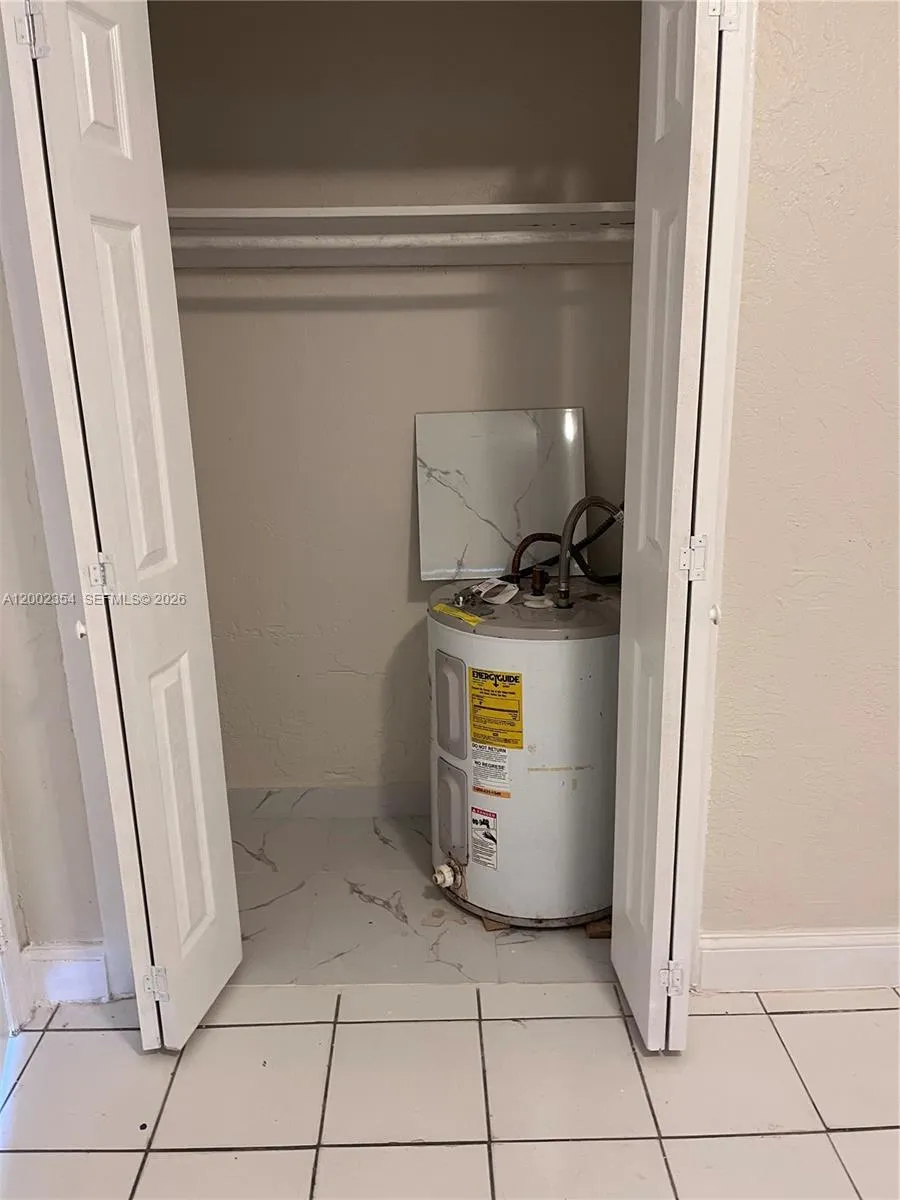 109 Nw 14th Way 2, Dania Beach, Florida 33004, Dania Beach, Florida 33004, 2 Bedrooms Bedrooms, ,1 BathroomBathrooms,Residential Lease,For Rent,109 Nw 14th Way 2, Dania Beach, Florida 33004,A12002354