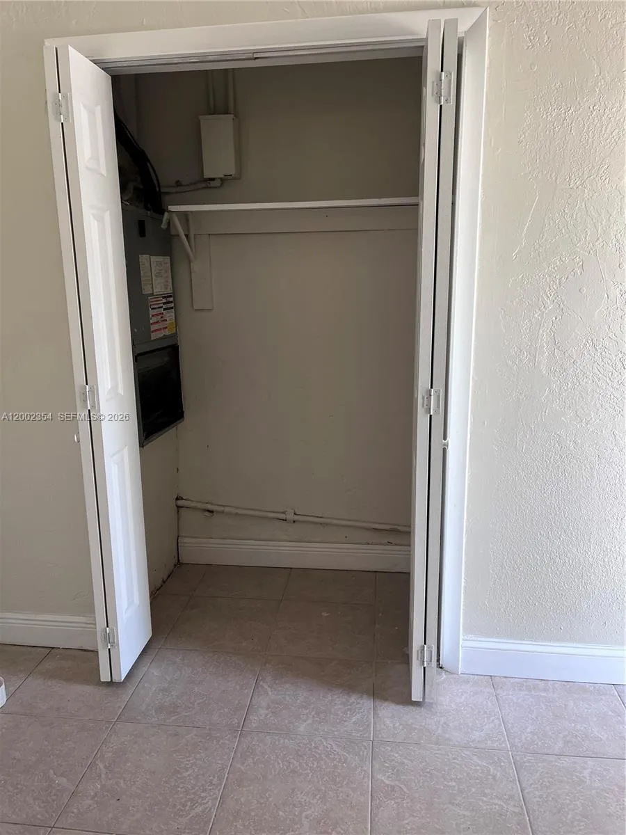 109 Nw 14th Way 2, Dania Beach, Florida 33004, Dania Beach, Florida 33004, 2 Bedrooms Bedrooms, ,1 BathroomBathrooms,Residential Lease,For Rent,109 Nw 14th Way 2, Dania Beach, Florida 33004,A12002354