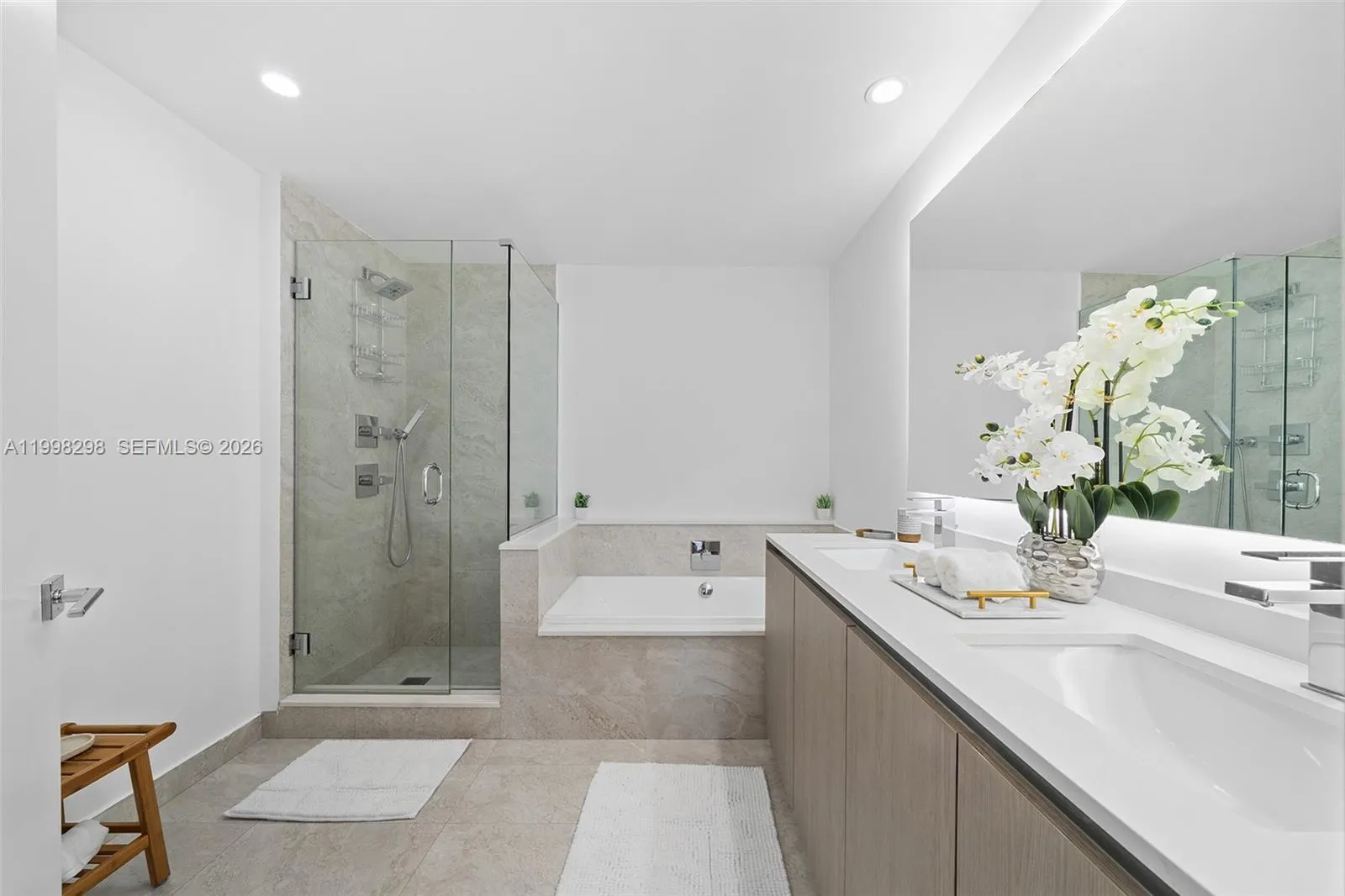 488 Ne 18th St 715, Miami, Florida 33132, Miami, Florida 33132, 3 Bedrooms Bedrooms, ,4 BathroomsBathrooms,Residential,For Sale,488 Ne 18th St 715, Miami, Florida 33132,A11998298