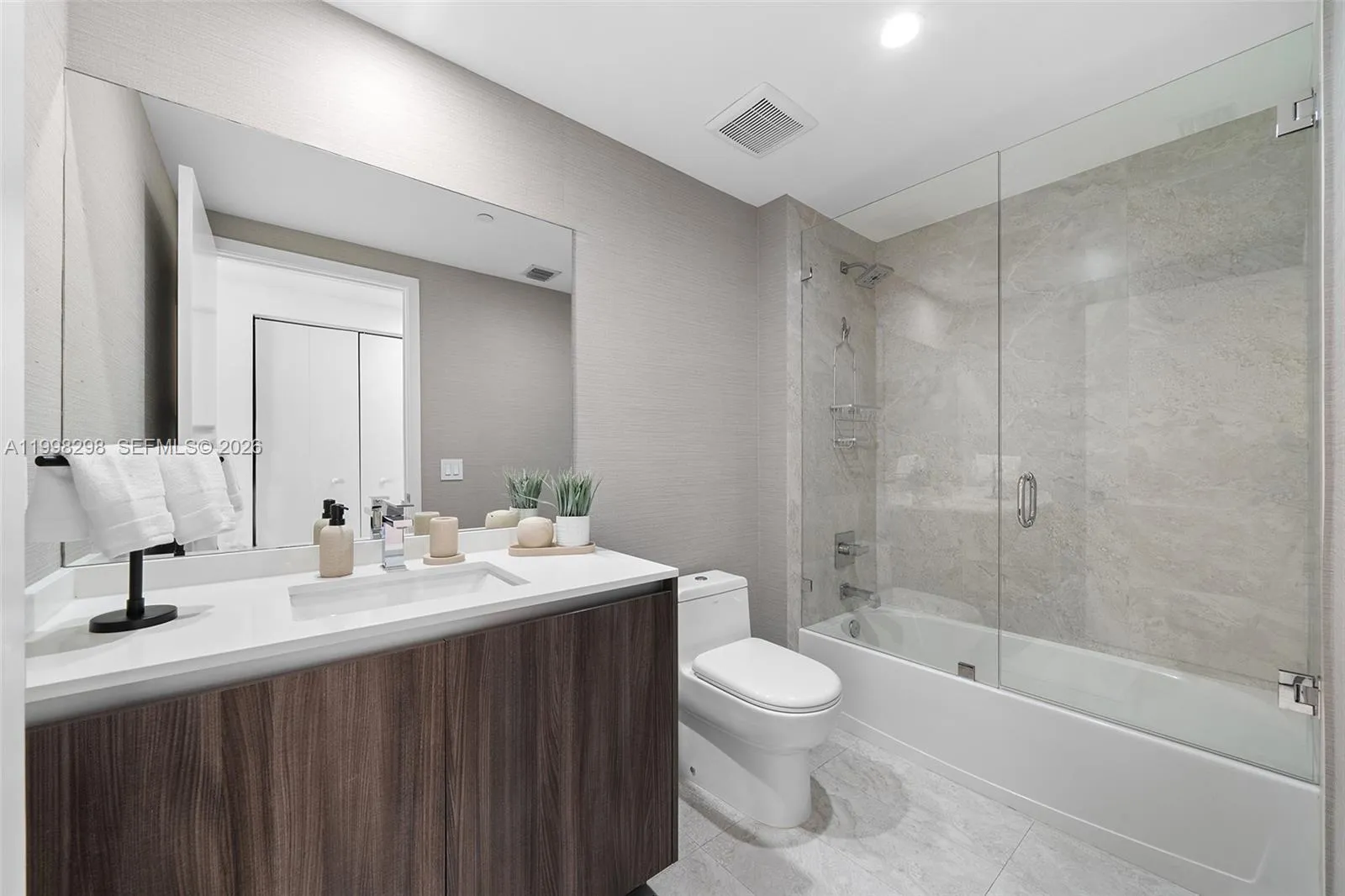 488 Ne 18th St 715, Miami, Florida 33132, Miami, Florida 33132, 3 Bedrooms Bedrooms, ,4 BathroomsBathrooms,Residential,For Sale,488 Ne 18th St 715, Miami, Florida 33132,A11998298