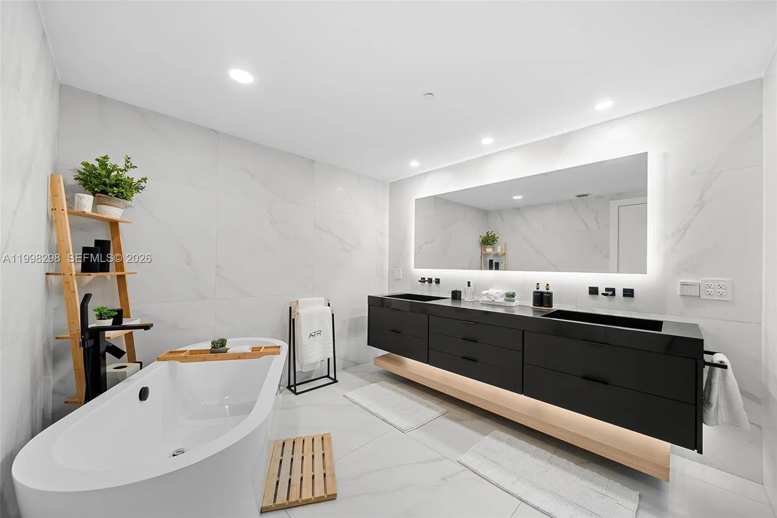 488 Ne 18th St 715, Miami, Florida 33132, Miami, Florida 33132, 3 Bedrooms Bedrooms, ,4 BathroomsBathrooms,Residential,For Sale,488 Ne 18th St 715, Miami, Florida 33132,A11998298