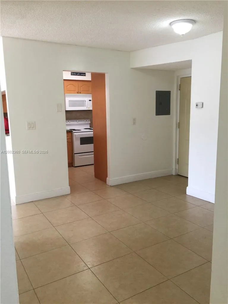 8500 Nw 8th St 308, Miami, Florida 33126, Miami, Florida 33126, 2 Bedrooms Bedrooms, ,2 BathroomsBathrooms,Residential Lease,For Rent,8500 Nw 8th St 308, Miami, Florida 33126,A12002360