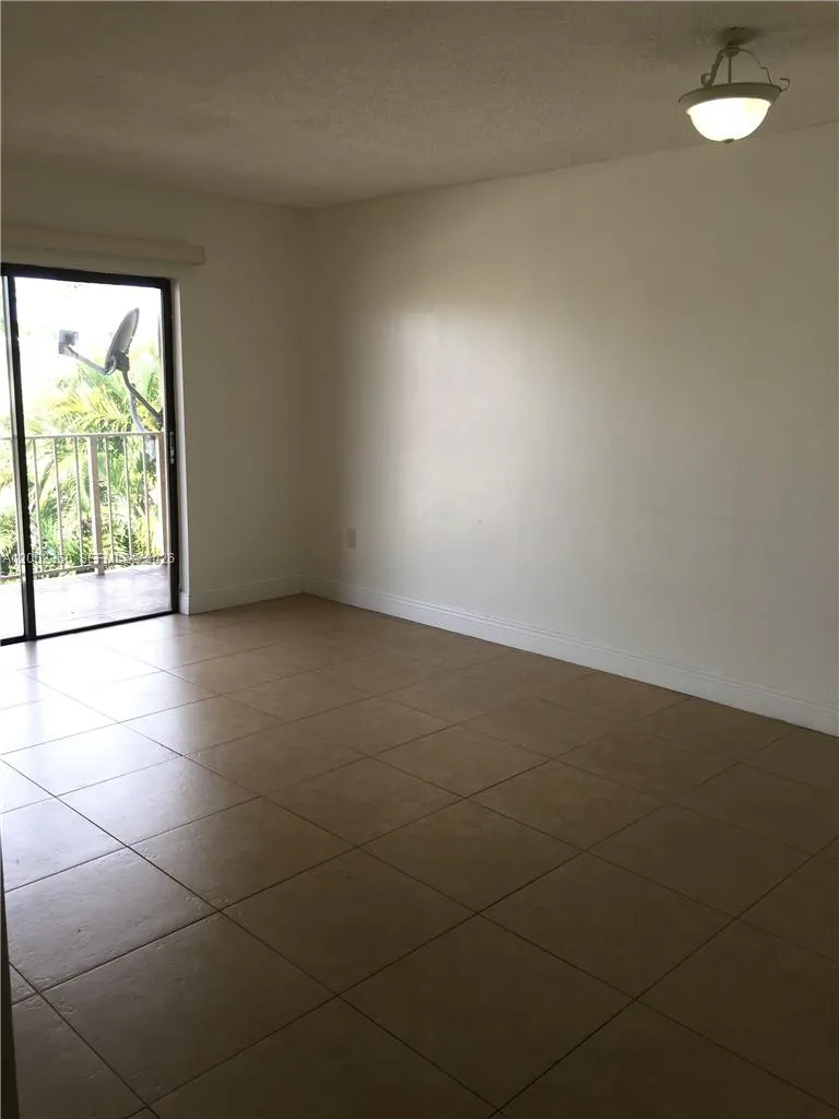 8500 Nw 8th St 308, Miami, Florida 33126, Miami, Florida 33126, 2 Bedrooms Bedrooms, ,2 BathroomsBathrooms,Residential Lease,For Rent,8500 Nw 8th St 308, Miami, Florida 33126,A12002360