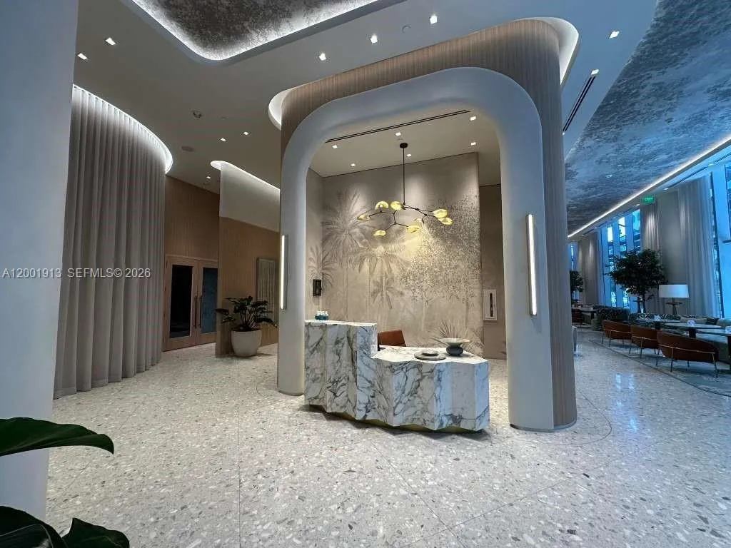 77 Se 5th Street 1007, Miami, Florida 33131, Miami, Florida 33131, 1 Bedroom Bedrooms, ,1 BathroomBathrooms,Residential Lease,For Rent,77 Se 5th Street 1007, Miami, Florida 33131,A12001913