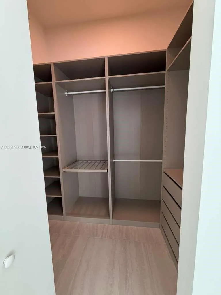 77 Se 5th Street 1007, Miami, Florida 33131, Miami, Florida 33131, 1 Bedroom Bedrooms, ,1 BathroomBathrooms,Residential Lease,For Rent,77 Se 5th Street 1007, Miami, Florida 33131,A12001913
