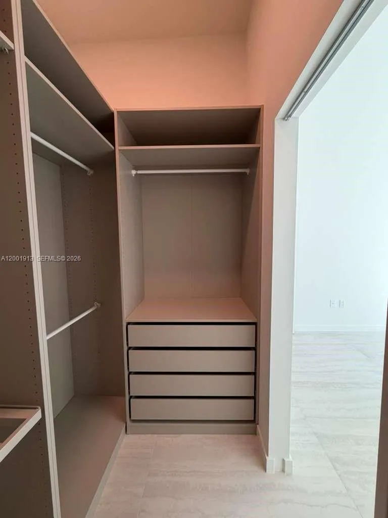 77 Se 5th Street 1007, Miami, Florida 33131, Miami, Florida 33131, 1 Bedroom Bedrooms, ,1 BathroomBathrooms,Residential Lease,For Rent,77 Se 5th Street 1007, Miami, Florida 33131,A12001913