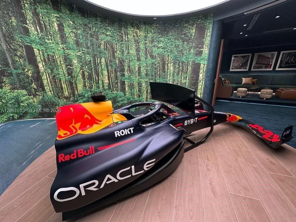 77 Se 5th Street 1007, Miami, Florida 33131, Miami, Florida 33131, 1 Bedroom Bedrooms, ,1 BathroomBathrooms,Residential Lease,For Rent,77 Se 5th Street 1007, Miami, Florida 33131,A12001913