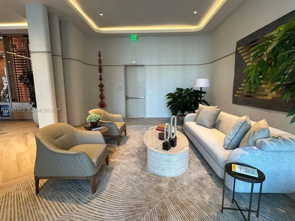 77 Se 5th Street 1007, Miami, Florida 33131, Miami, Florida 33131, 1 Bedroom Bedrooms, ,1 BathroomBathrooms,Residential Lease,For Rent,77 Se 5th Street 1007, Miami, Florida 33131,A12001913