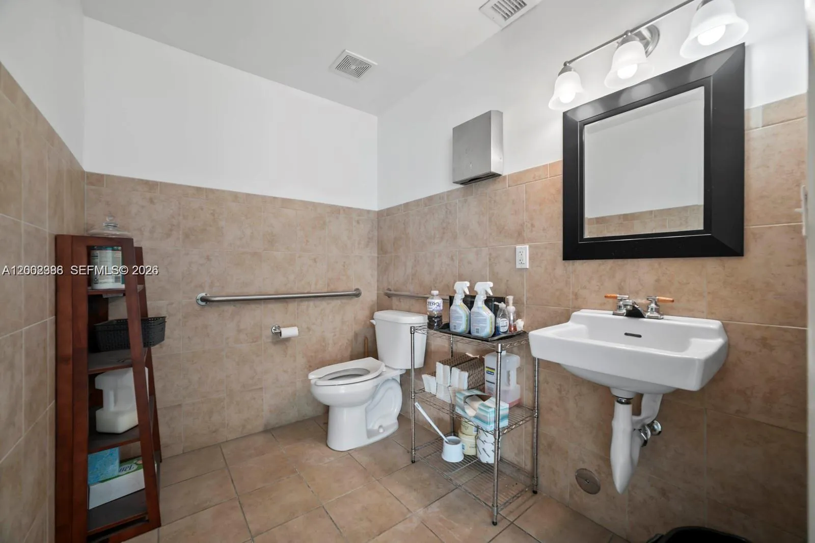 200 E Dania Beach Blvd, Dania Beach, Florida 33004, Dania Beach, Florida 33004, ,Commercial Lease,For Rent,200 E Dania Beach Blvd, Dania Beach, Florida 33004,A12002386