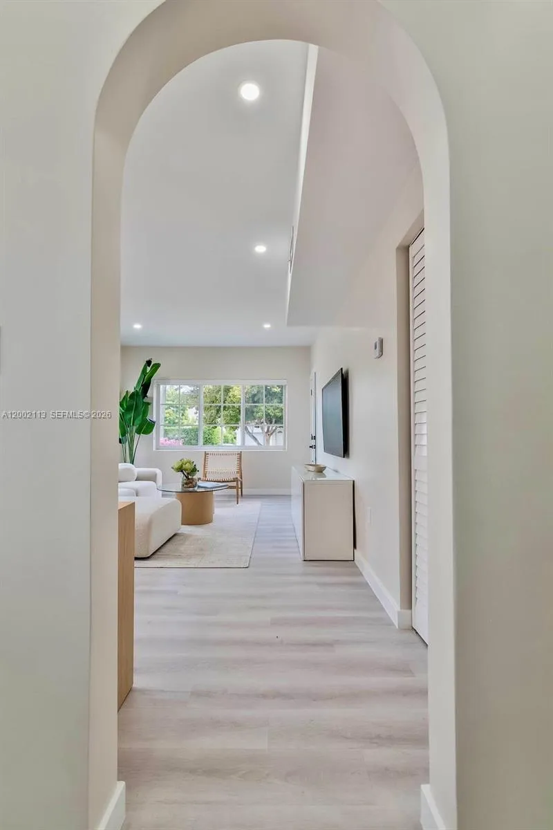 1852 Sw 22nd Ter 2, Miami, Florida 33145, Miami, Florida 33145, 1 Bedroom Bedrooms, ,1 BathroomBathrooms,Residential Lease,For Rent,1852 Sw 22nd Ter 2, Miami, Florida 33145,A12002113