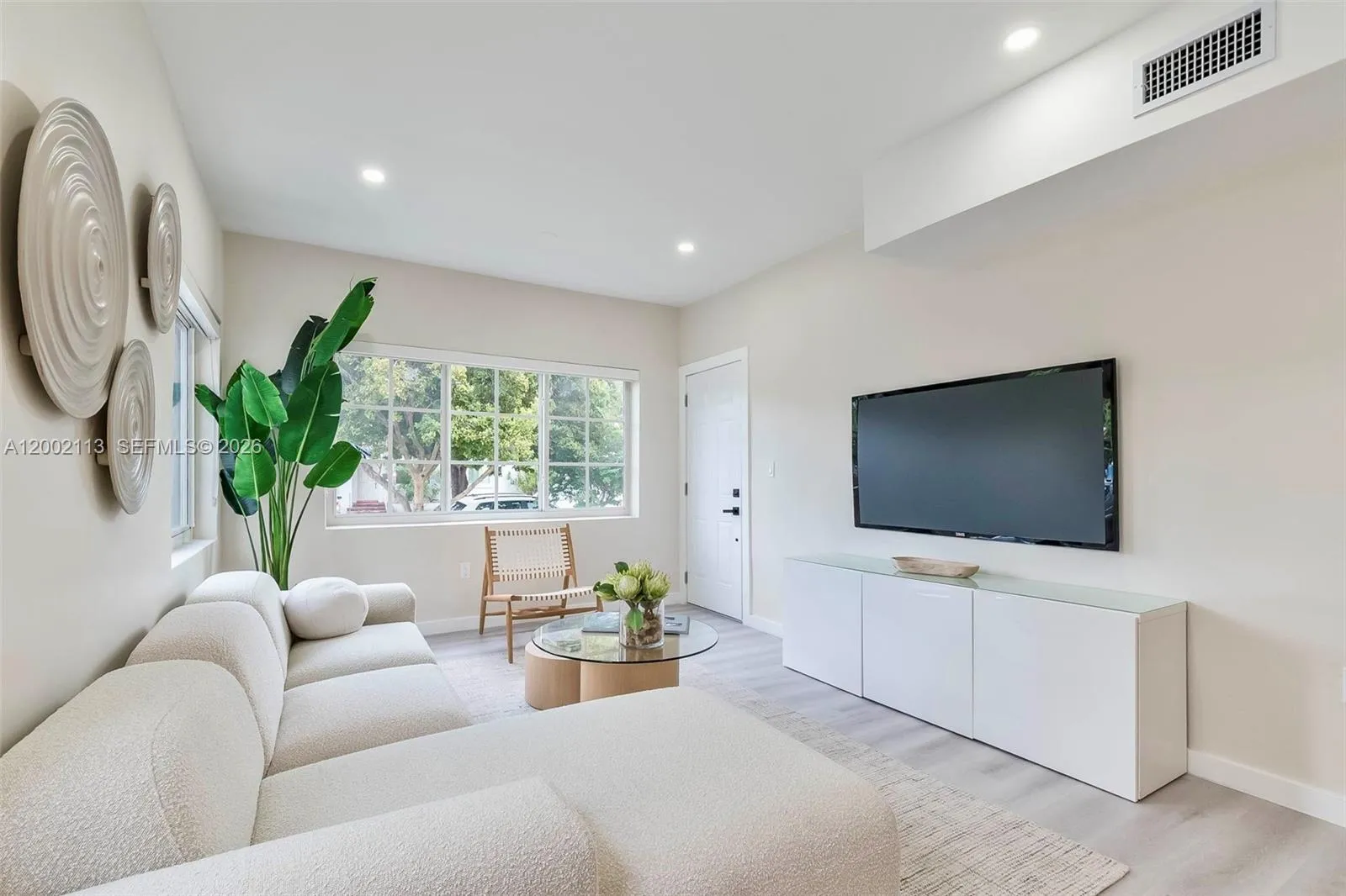 1852 Sw 22nd Ter 2, Miami, Florida 33145, Miami, Florida 33145, 1 Bedroom Bedrooms, ,1 BathroomBathrooms,Residential Lease,For Rent,1852 Sw 22nd Ter 2, Miami, Florida 33145,A12002113