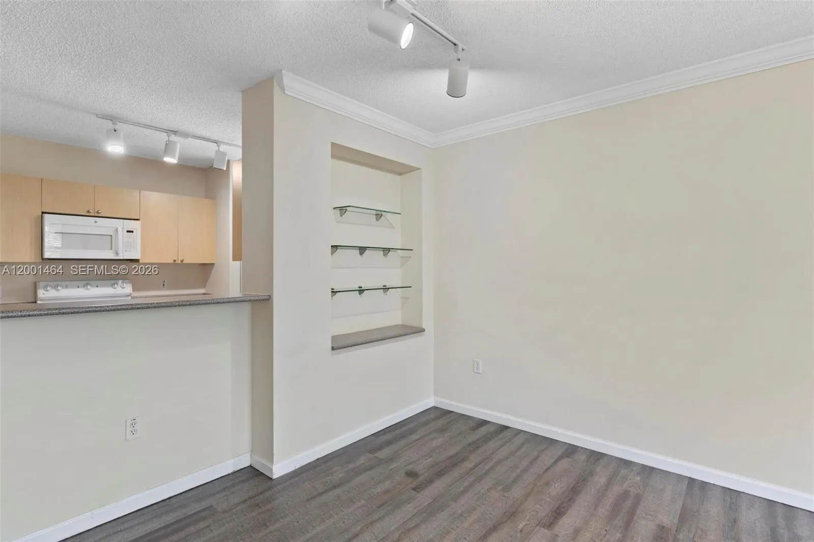 1919 Van Buren St 417a, Hollywood, Florida 33020, Hollywood, Florida 33020, 2 Bedrooms Bedrooms, ,2 BathroomsBathrooms,Residential Lease,For Rent,1919 Van Buren St 417a, Hollywood, Florida 33020,A12001464