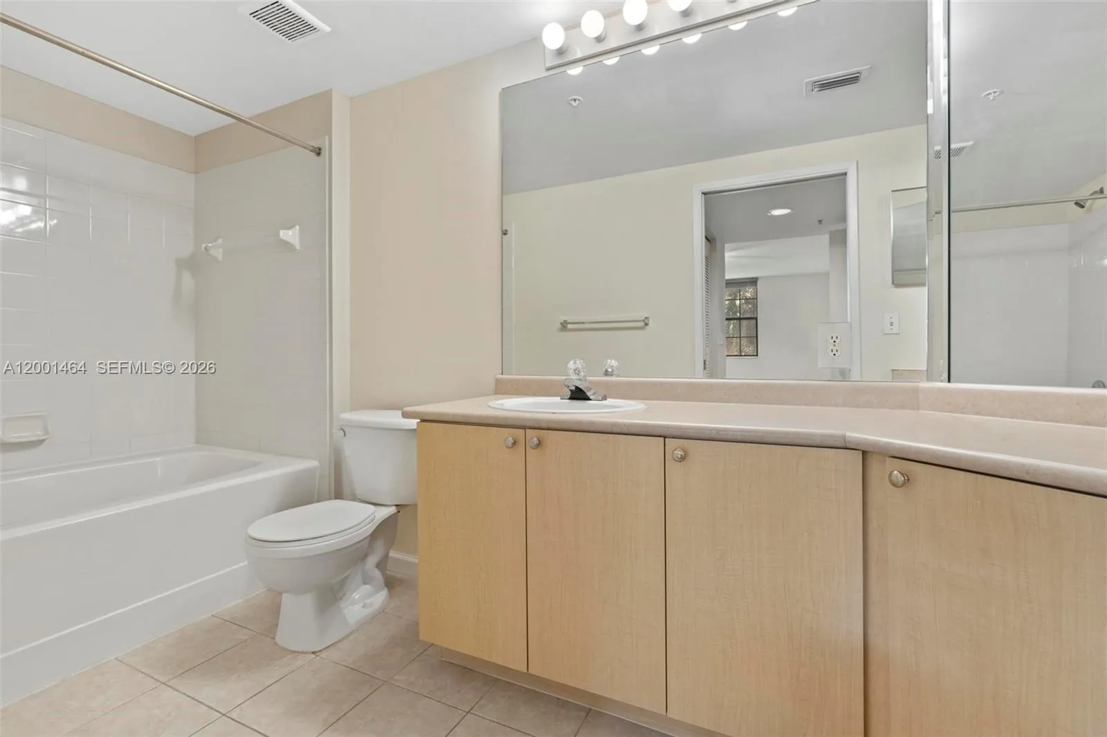 1919 Van Buren St 417a, Hollywood, Florida 33020, Hollywood, Florida 33020, 2 Bedrooms Bedrooms, ,2 BathroomsBathrooms,Residential Lease,For Rent,1919 Van Buren St 417a, Hollywood, Florida 33020,A12001464