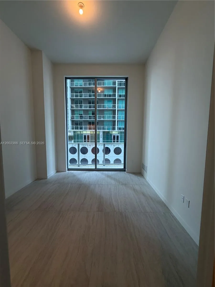 77 Se 5th Street 1208, Miami, Florida 33131, Miami, Florida 33131, 1 Bedroom Bedrooms, ,1 BathroomBathrooms,Residential Lease,For Rent,77 Se 5th Street 1208, Miami, Florida 33131,A12002388