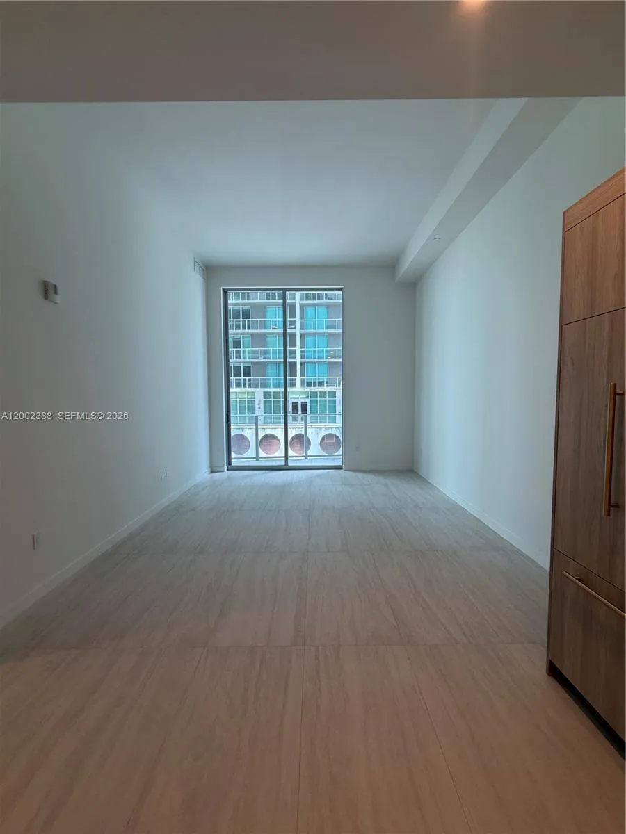 77 Se 5th Street 1208, Miami, Florida 33131, Miami, Florida 33131, 1 Bedroom Bedrooms, ,1 BathroomBathrooms,Residential Lease,For Rent,77 Se 5th Street 1208, Miami, Florida 33131,A12002388