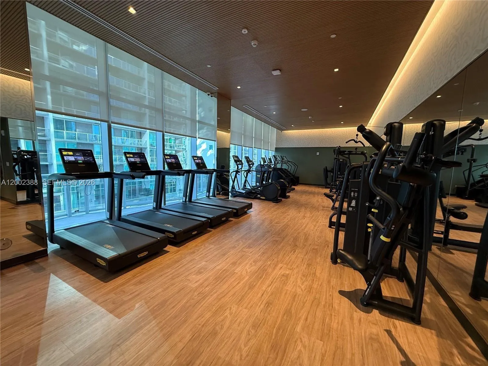 77 Se 5th Street 1208, Miami, Florida 33131, Miami, Florida 33131, 1 Bedroom Bedrooms, ,1 BathroomBathrooms,Residential Lease,For Rent,77 Se 5th Street 1208, Miami, Florida 33131,A12002388