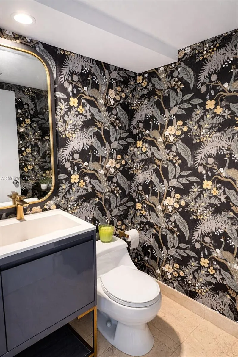 848 Brickell Key Dr 905, Miami, Florida 33131, Miami, Florida 33131, 2 Bedrooms Bedrooms, ,2 BathroomsBathrooms,Residential,For Sale,848 Brickell Key Dr 905, Miami, Florida 33131,A12001976