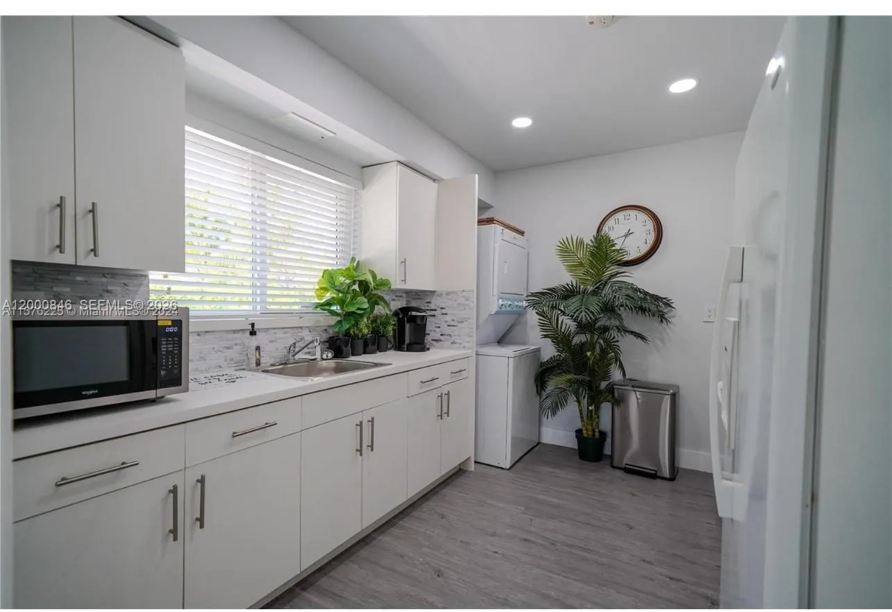 8390 Sw 64 St, Miami, Florida 33143, Miami, Florida 33143, 4 Bedrooms Bedrooms, ,3 BathroomsBathrooms,Residential,For Sale,8390 Sw 64 St, Miami, Florida 33143,A12000846